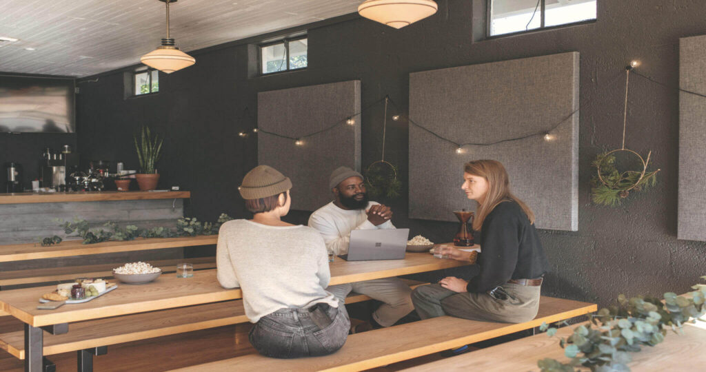 6 Reasons to Choose Outsourcing When You Start a Startup