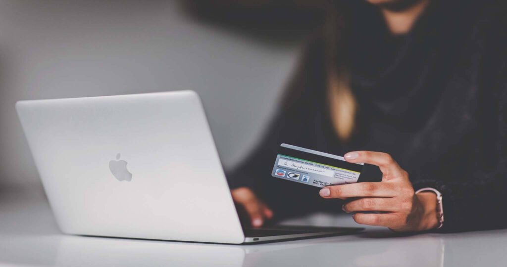 6 Ways to Use Artificial Intelligence in E-commerce